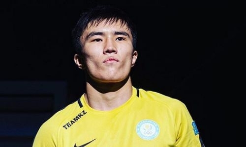 Чемпион Азии и призер ЮОИ из Казахстана готовится к дебюту в профи. Видео