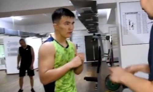 Менеджмент Сондерса и Фьюри показал видео о вице-чемпионе ЮОИ по боксу из Казахстана