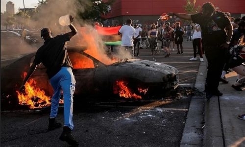 «Многие психи просто по улицам ходят». Российский боец ММА рассказал о «жестком кипише» в США