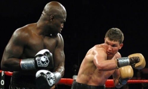 «Это был не маленький подвиг». Американское СМИ вспомнило титульный бой Василия Жирова