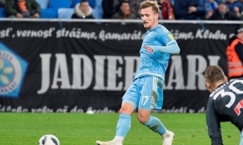 Казахстанские футболисты столкнулись в матче европейских клубов