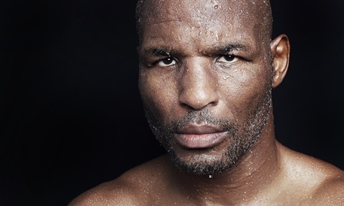 «Они есть среди нас». Легендарный Хопкинс заявил о существовании расизма в боксе