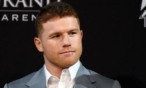 «Стоит ему только сказать волшебное слово». «Канело» обвинили в давлении на чемпионов мира