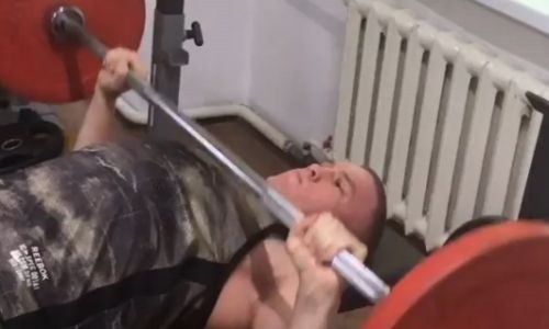 Непобежденный чемпион WBC из Казахстана продолжает тренировки. Видео