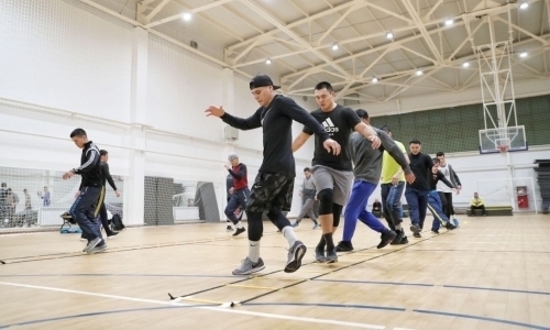 Мужская сборная Казахстана продолжает тренировки в Алматинской области. Видео