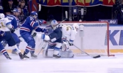 Фееричный гол казахстанского игрока «Барыса» вошел в ТОП лучших в истории КХЛ. Видео