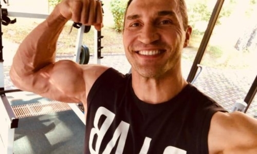 «44 года — не помеха!». Владимир Кличко показал мастерство на турнике. Видео