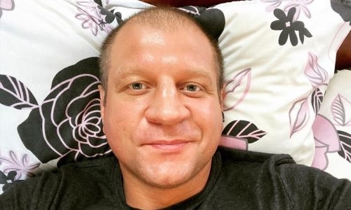 «Помни, мой лысый друг». Исмаилов потроллил Емельяненко, тот ему быстро ответил