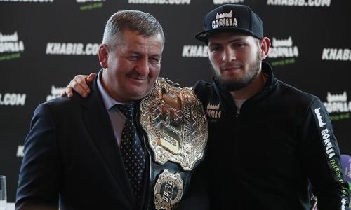 Менеджер Нурмагомедова сообщил об изменениях в состоянии здоровья отца Хабиба