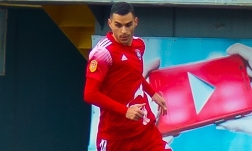 Намеревающийся обратиться в ФИФА легионер показал, как он успокаивает себя после ухода из клуба КПЛ. Фото