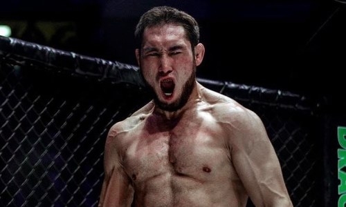 Казахстанский файтер приступил к подготовке к следующему бою. Фото