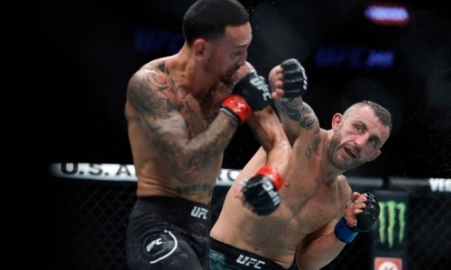 Чемпион UFC тонко потроллил своего звездного соперника по титульному реваншу