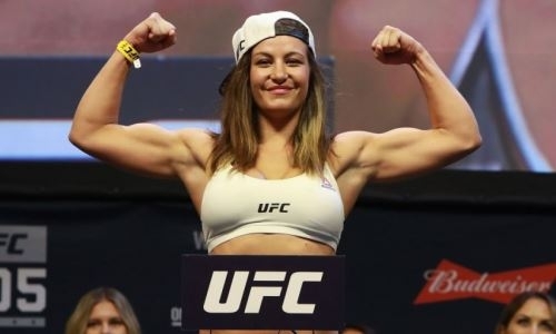 «Это невероятный опыт». Экс-чемпионка UFC Миша Тейт родила ребёнка в домашних условиях. Фото