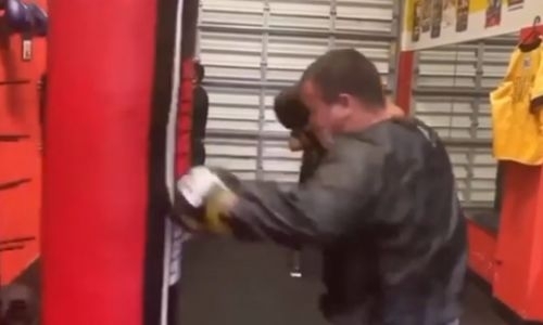 Не знающий поражений казахстанский «Панда» готовится к бою в США. Видео