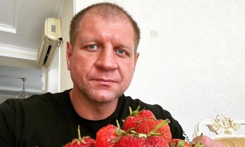 Александр Емельяненко рассказал, что будет, если съесть пять килограмм клубники
