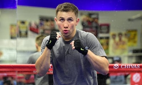 «Каждые две-четыре минуты». Bad Left Hook сравнил Головкина и Моминова