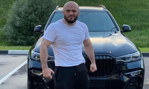 Магомед Исмаилов показал хорошую физическую форму за месяц до боя с Емельяненко. Фото