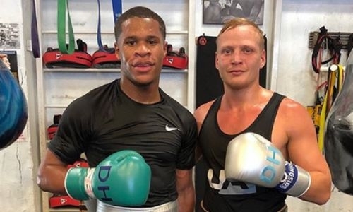 «Отвратительно». Чемпиона мира подвергли критике за излишнюю жестокость в спарринге с казахстанцем