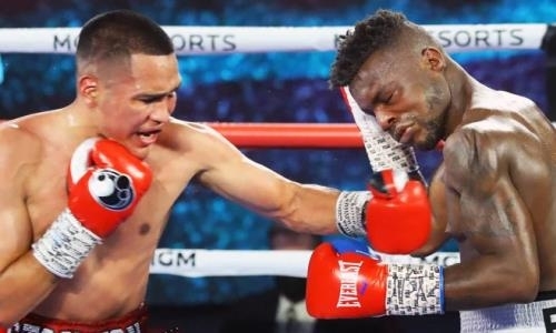 Главный бой вечера бокса от Top Rank с ярким нокдауном завершился победой во всех раундах. Видео