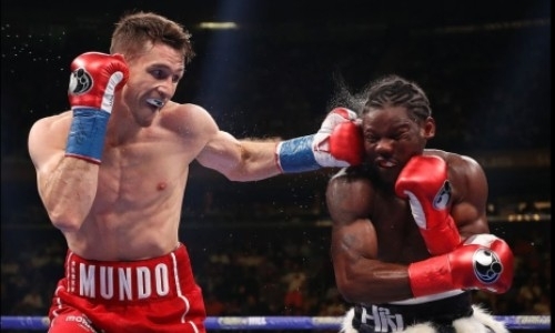 «Невозможно разгадать». Тренер чемпиона мира пожаловался на несерьезность «Канело»