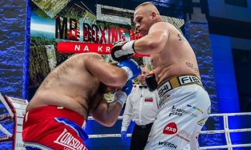 Пузатые супертяжи после пандемии не на шутку зарубились до нокаута. Видео