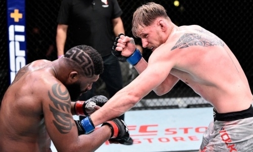 «Блэйдс не доживёт до третьего раунда». Российский боец Волков высказался о реванше