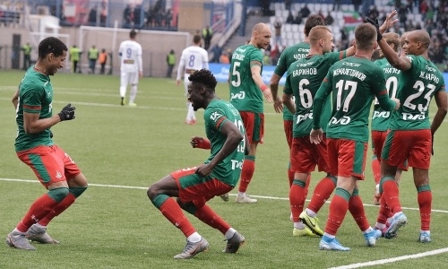 «Оренбург» без Куата проиграл «Локомотиву» в матче с тремя удалениям и отмененным пенальти после VAR