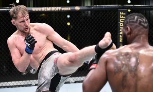 «Путь к чемпионству будет дольше». Менеджер Волкова уверен в титульном поединке после поражения Блэйдсу