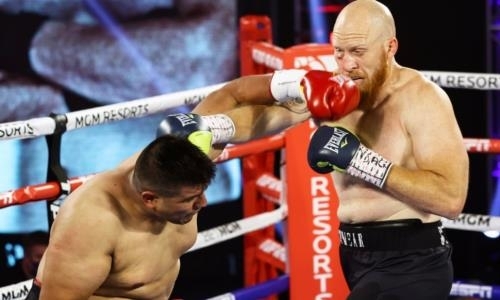 Вечер бокса от Top Rank принес дебютное поражение американского супертяжа. Видео