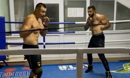 Капитан сборной Казахстана по боксу тренируется вместе с профи