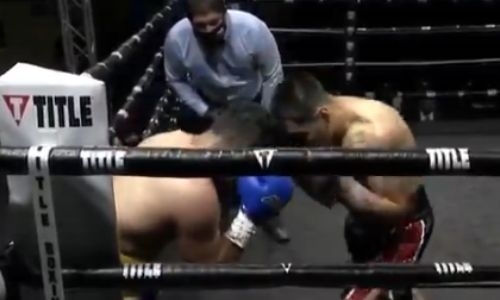 Яркий бой проспектов в Мексике завершился серьезной гематомой и остановкой во втором раунде. Видео