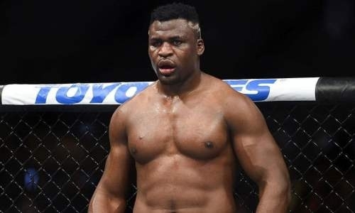 «Было словно камень в горле». Боец UFC Нганну рассказал, как в детстве работал на песчаном карьере