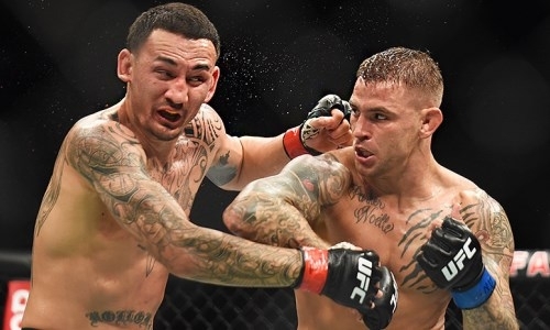 Холлоуэй поздравил Порье с наградой. Дастин ответил «Спасибо, чемпион»