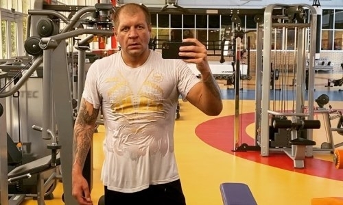 Александр Емельяненко рассказал, сколько литров воды выпивает за одну тренировку