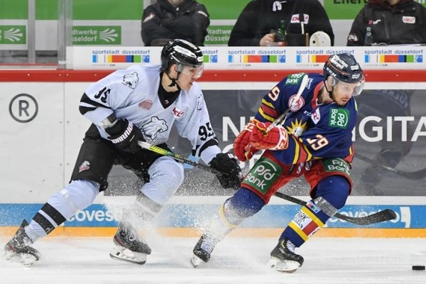 «Если интерес у „Барыса“ появится, то с удовольствием рассмотрю». Уроженец Усть-Каменогорска из немецкой DEL сравнил условия в ней с КХЛ и рассказал о хоккеистах из Германии с казахстанскими корнями