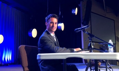 Появился новостной сюжет о победе экс-капитана «Барыса» и сборной Казахстана на выборах мэра города в США