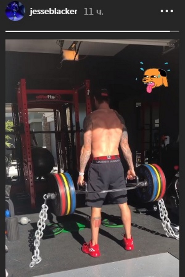 Аж вспотел. Хоккеист «Барыса» и сборной Казахстана показал мощную тренировку с цепями. Фото