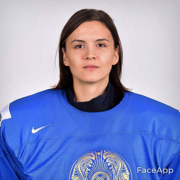 «Ах, какая женщина!» СМИ представило известных казахстанских хоккеистов в женских образах