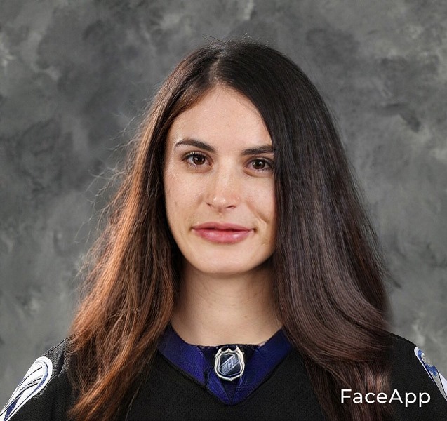 «Ах, какая женщина!» СМИ представило известных казахстанских хоккеистов в женских образах