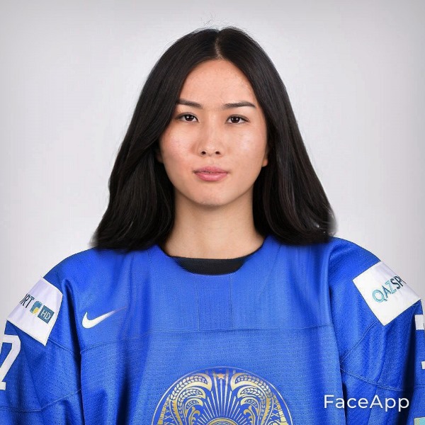 «Ах, какая женщина!» СМИ представило известных казахстанских хоккеистов в женских образах