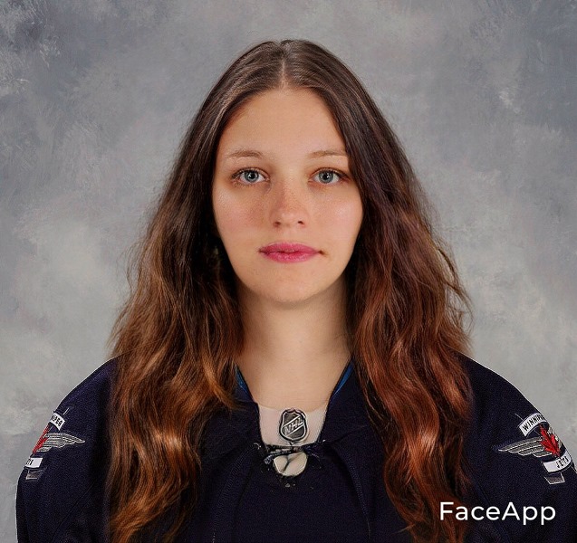 «Ах, какая женщина!» СМИ представило известных казахстанских хоккеистов в женских образах