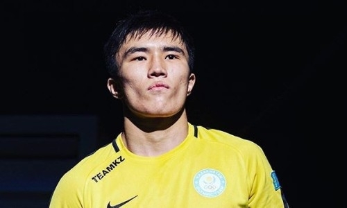 Вице-чемпион ЮОИ из Казахстана продолжает подготовку к дебюту в профи. Видео