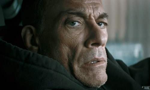 «Я никогда тебя не встречал, но всегда уважал». Жан-Клод ван Дамм отреагировал на смерть отца Хабиба Нурмагомедова