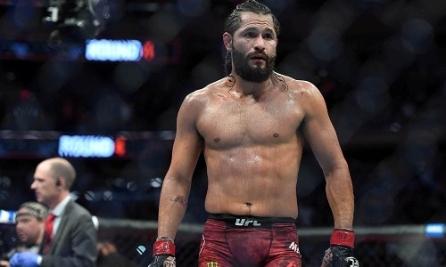 Масвидаль вышел из карантина перед главным боем турнира UFC с дебютом казахстанца