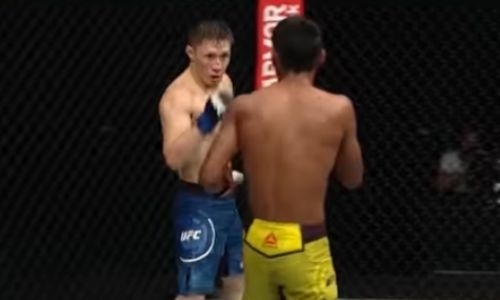 UFC опубликовал видео лучших моментов турнира с дебютным боем Жумагулова