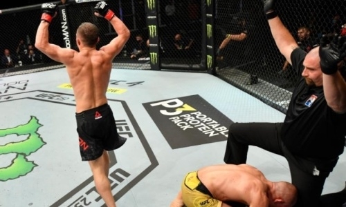Видео полного боя Петр Ян — Жозе Алду за титул чемпиона UFC