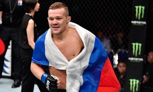 Чемпион UFC Пётр Ян отреагировал на появление граффити в его честь