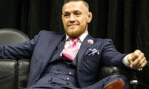 Конор Макгрегор похвастался огромной кучей стодолларовых купюр. Фото