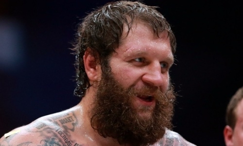 «Солнце светит, птички поют. А я буду бить большую лысую голову». Емельяненко снова троллит Исмаилова