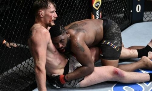 «Это же деградация». Тактаров жестко раскритиковал Волкова за бой с Блэйдсом